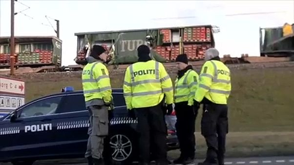 Dán vonatbaleset: "egy hatalmas csattanás, az ablakok üvege pedig az arcunkba robbant" Dán vonatbaleset: "egy hatalmas csattanás, az ablakok üvege pedig az arcunkba robbant"