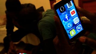 الحكومة السودانية تفرض رقابة واسعة على وسائل التواصل الاجتماعي