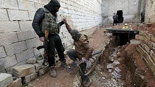 تصاعد حدّة الاشتباكات بين مسلحي المعارضة في شمال غرب سوريا