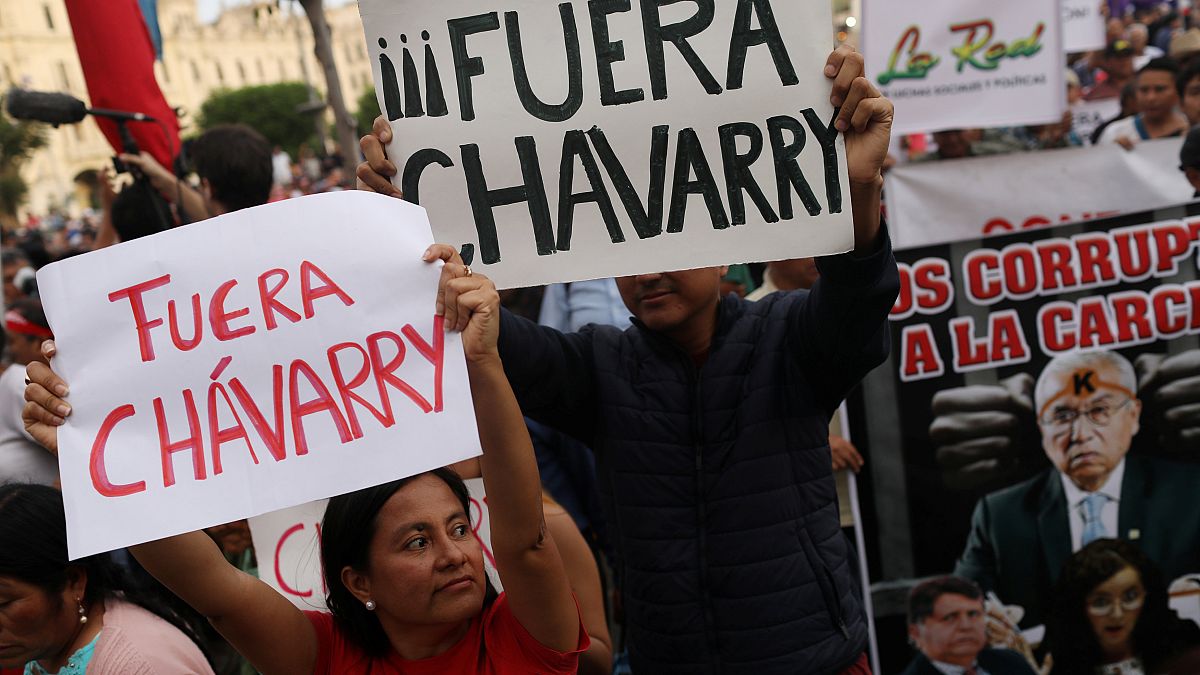 Los peruanos exigen la renuncia del fiscal general