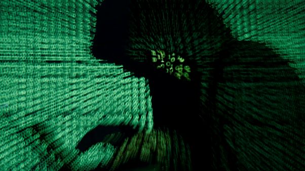 Germania: attacco hacker contro centinaia di politici Germania: attacco hacker contro centinaia di politici