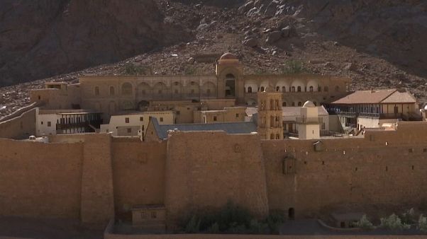 شاهد: دير سانت كاترين بسيناء حيث تحدث النبي موسى مع الله شاهد: دير سانت كاترين بسيناء حيث تحدث النبي موسى مع الله