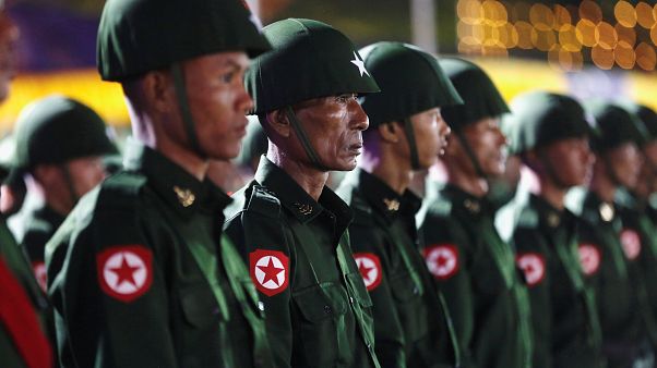 Myanmarlı askerler Myanmarlı askerler