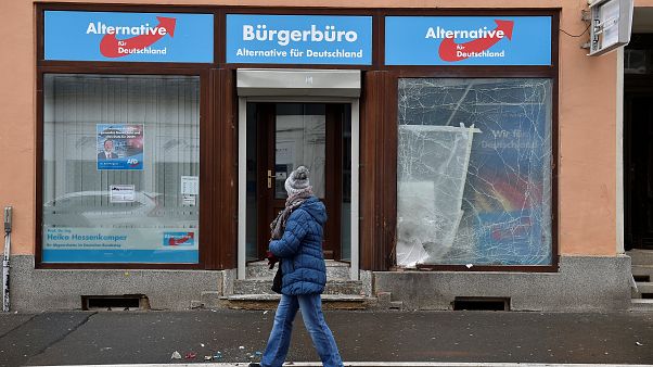 Tres detenidos tras el ataque contra una sede de la ultraderechista AfD Tres detenidos tras el ataque contra una sede de la ultraderechista AfD