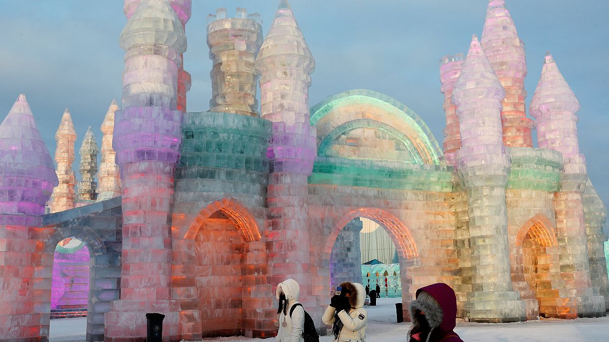 Wettbewerb in China: Wer erschafft die schönste Eisskulptur?
