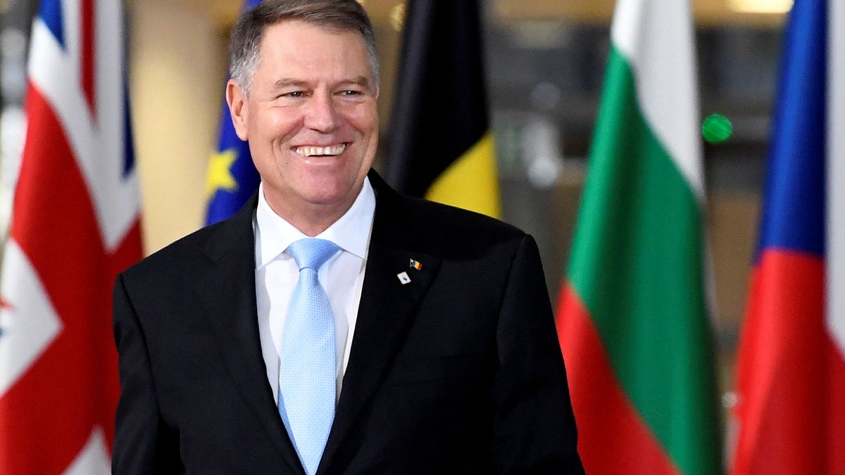Nem nevezi ki a román köztársasági elnök a kormányfő miniszterjelöltjeit