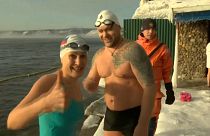 Οι χειμερινοί κολυμβητές της λίμνης Βαϊκάλης
