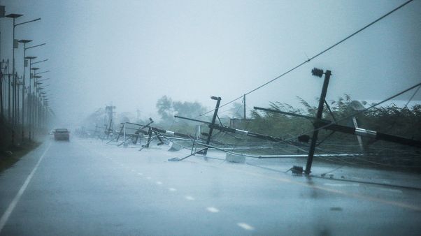 Τροπική καταιγίδα έπληξε την Ταϊλάνδη Τροπική καταιγίδα έπληξε την Ταϊλάνδη