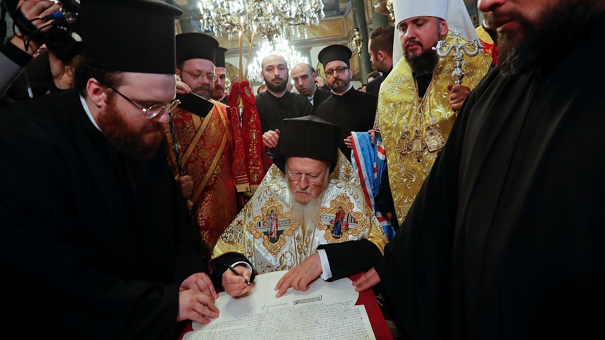 İstanbul Rum Patrikhanesi Ukrayna Kilisesi'nin bağımsızlığını resmen onayladı