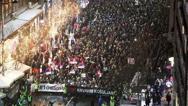 Belgrado foi palco de novos protestos contra o presidente