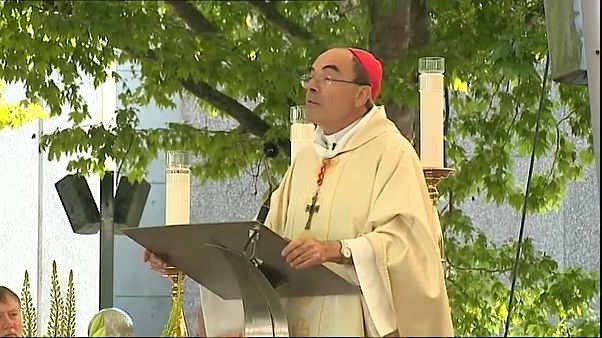 Arcebispo de Lyon julgado por não denunciar casos de pedofilia Arcebispo de Lyon julgado por não denunciar casos de pedofilia