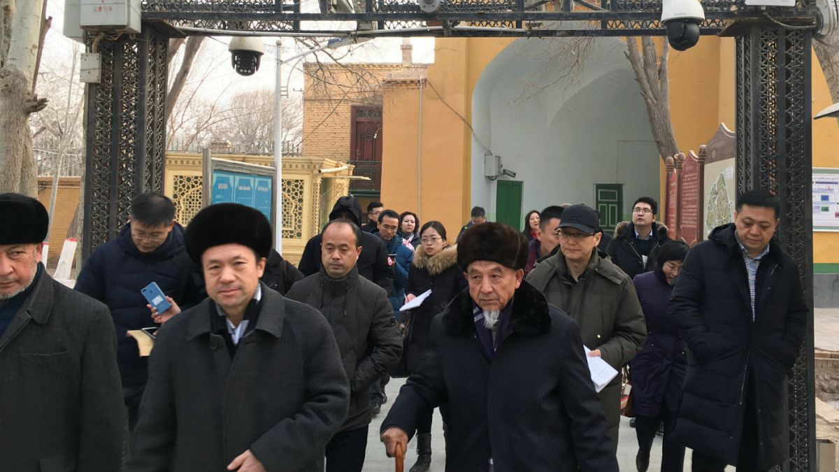 Uygur Türklerinin toplandığı kamp gazetecilere açıldı