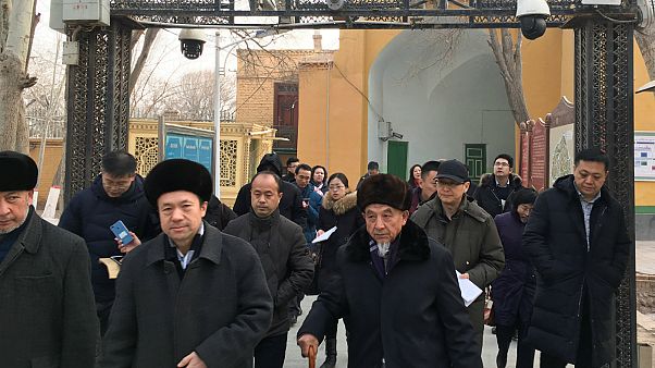 Uygur Türklerinin toplandığı kamp gazetecilere açıldı Uygur Türklerinin toplandığı kamp gazetecilere açıldı