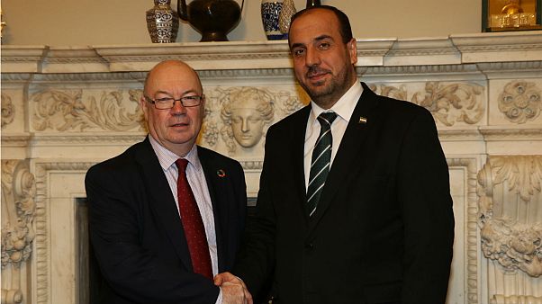 شگفتی مخالفان بشار اسد از تغییر سیاست دولتها و مصالحۀ با دمشق شگفتی مخالفان بشار اسد از تغییر سیاست دولتها و مصالحۀ با دمشق