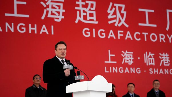 Elon Musk Çin'de dev Tesla fabrikasının açılışına katıldı hedef yıllık 500 bin araç Elon Musk Çin'de dev Tesla fabrikasının açılışına katıldı hedef yıllık 500 bin araç