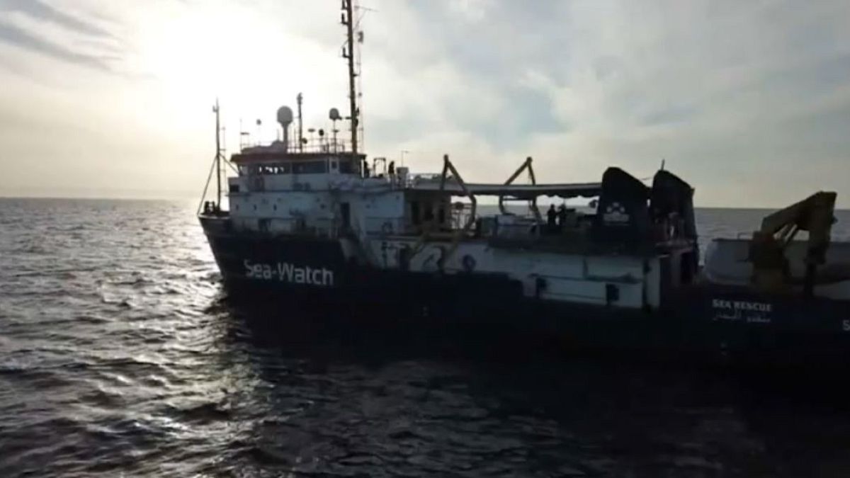 Pope intervenes in latest migrant vessel row