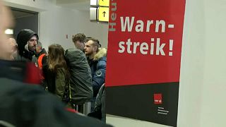 Berlin: Streiks an Flughäfen