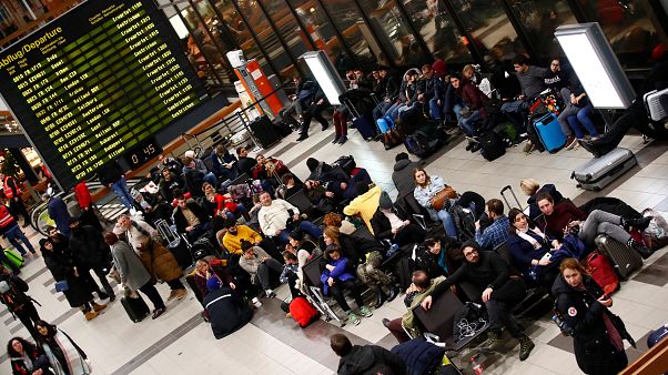 Βερολίνο: Απεργία στα αεροδρόμια-Καθυστερήσεις σε πτήσεις για Ελλάδα Βερολίνο: Απεργία στα αεροδρόμια-Καθυστερήσεις σε πτήσεις για Ελλάδα