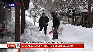 Grecia sigue bajo un manto blanco y se espera más nieve