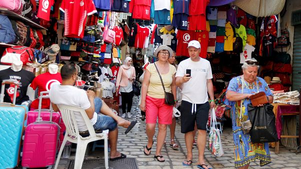 عدد قياسي لزوار تونس يرفع إيرادات السياحة بنسبة 45% عدد قياسي لزوار تونس يرفع إيرادات السياحة بنسبة 45%