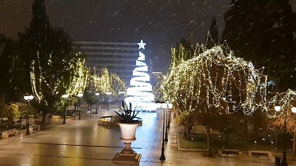 Atenas bajo la nieve, el Olimpo se hiela Atenas bajo la nieve, el Olimpo se hiela