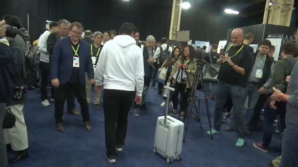 Presentan una maleta que te sigue por el aeropuerto Presentan una maleta que te sigue por el aeropuerto