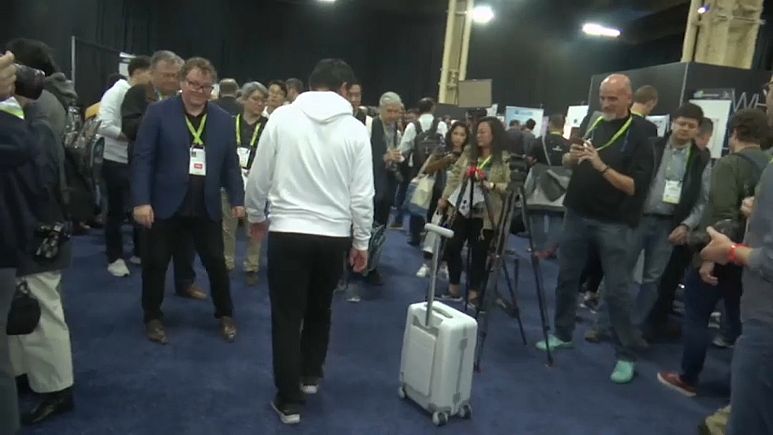 Presentan una maleta que te sigue por el aeropuerto Presentan una maleta que te sigue por el aeropuerto