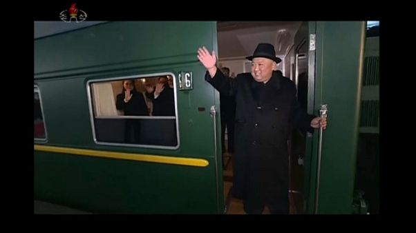 Trump and Kim head to Hanoi ahead of historic summit Trump and Kim head to Hanoi ahead of historic summit