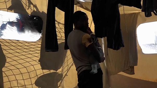 Sea Watch: "Destino de 49 migrantes deve ser decidido pela UE" Sea Watch: "Destino de 49 migrantes deve ser decidido pela UE"