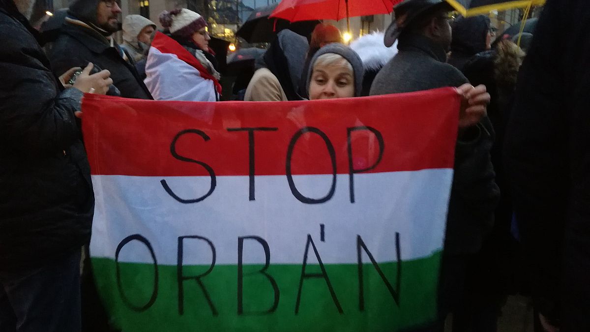 Sargentini is beszédet mondott a brüsszeli, Orbán-ellenes tüntetésen