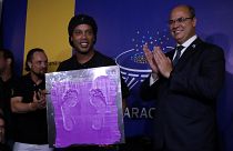 O ayaklar artık ölümsüz: Ronaldinho Brezilya'da bir müzeye ayak izlerini bıraktı