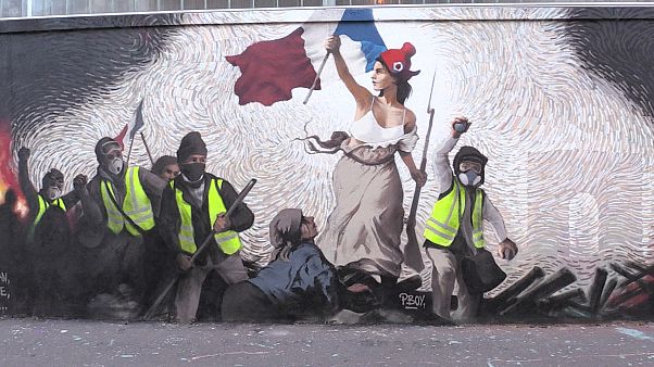 Gilets Jaunes New Paris Mural Shows Lady Liberty Leading