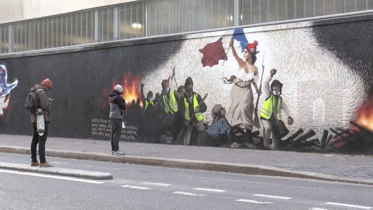 Video | Fransız Devrimi'nin sembolü Marianne ile Sarı Yelekliler duvar resminde yan yana geldi
