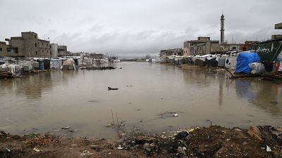 شاهد: الشتاء يضاعف معاناة اللاجئين السوريين في لبنان