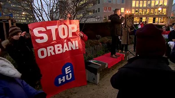 Партийные союзы. Список террористов. Ryanair не бастует Партийные союзы. Список террористов. Ryanair не бастует