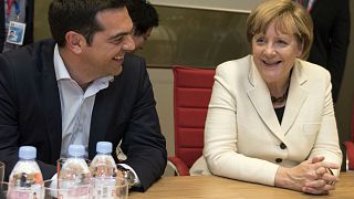 Merkel visita a Atenas com olhos postos em Skopje