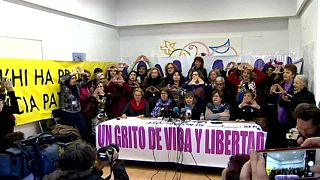 Feministas españolas contra partidos que rechazan ley de violencia machista