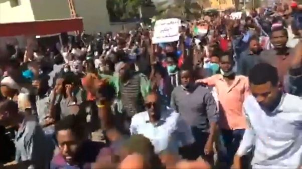 مزيد من الضحايا في احتجاجات السودان والبشير لمعارضيه: "باق في السلطة" مزيد من الضحايا في احتجاجات السودان والبشير لمعارضيه: "باق في السلطة"