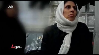 Új felvételek a brit-iráni nő őrizetbe vételéről