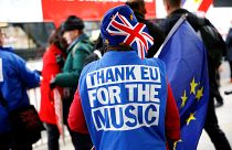 Brexit: May tem 3 dias para revelar "Plano B" se Parlamento chumbar acordo com UE