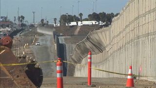 Donald Trump se rend à la frontière mexicaine pour défendre son mur