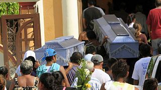 'Kartel savaşlarının' devam ettiği Meksika'da 17'si yanmış toplam 20 ceset bulundu