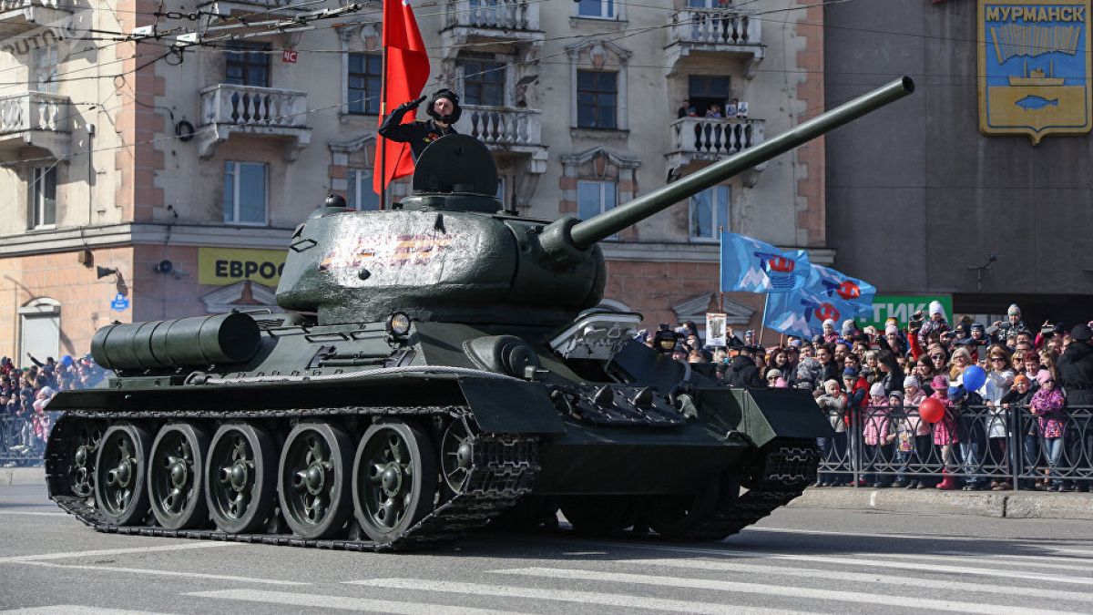 Rus devletinin finanse ettiği savaş filmi T-34'ten gişe rekoru
