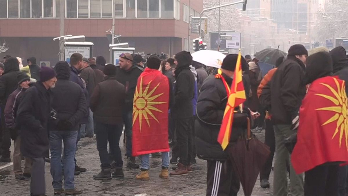 ويستمر الجدل حتى إشعار آخر.... برلمان مقدونيا يؤجل التصويت على تغيير اسم البلاد