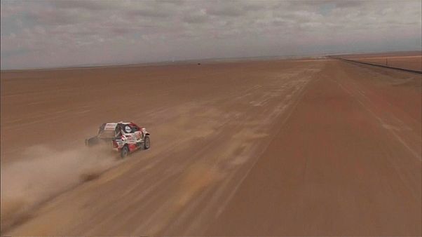 Dakar : Al-Attiyah toujours devant Dakar : Al-Attiyah toujours devant
