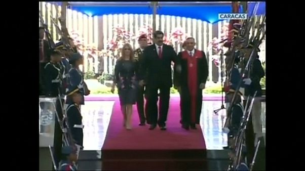 Venezuela : Maduro investi mais de plus en plus isolé Venezuela : Maduro investi mais de plus en plus isolé