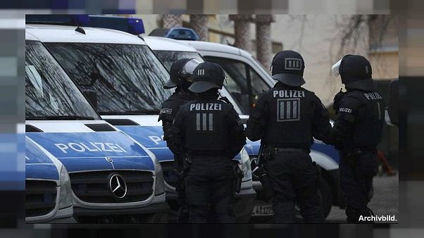 Drohungs-Serie gegen sechs deutsche Gerichte: Polizei kann keine Bomben finden Drohungs-Serie gegen sechs deutsche Gerichte: Polizei kann keine Bomben finden