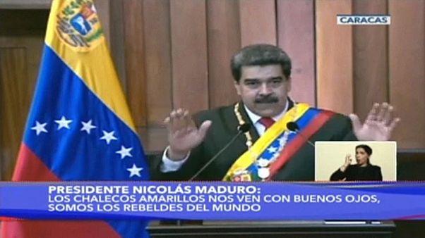 Beiktatta magát a venezuelai elnök Beiktatta magát a venezuelai elnök