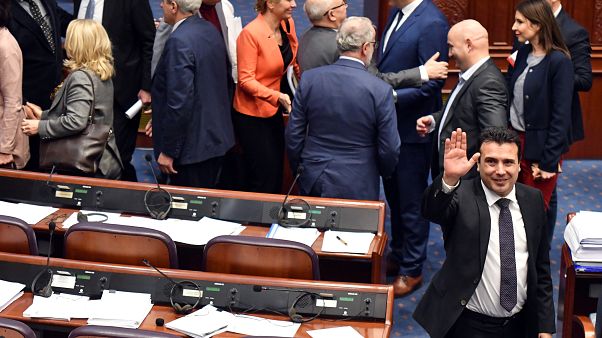 برلمان مقدونيا يصادق على تعديل دستوري يقضي بتغيير اسم البلاد إلى جمهورية شمال مقدونيا برلمان مقدونيا يصادق على تعديل دستوري يقضي بتغيير اسم البلاد إلى جمهورية شمال مقدونيا