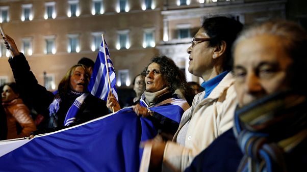 "Makedonya" Anlaşması Yunan Parlamentosu'nda; Atina sokakları gergin "Makedonya" Anlaşması Yunan Parlamentosu'nda; Atina sokakları gergin